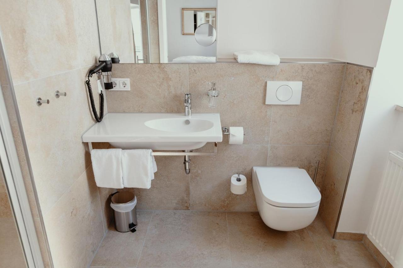 Hotel Schierlinger Braeustueberl 外观 照片