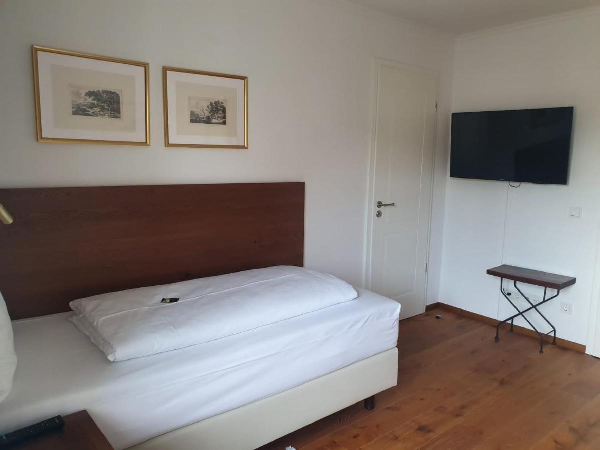Hotel Schierlinger Braeustueberl 外观 照片